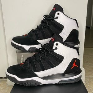 Jordan Max Aura Size 5Y.